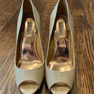 Badgley Mischka size 8 peep toe pumps